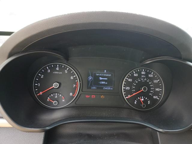 5XXGT4L38JG218027 - 2018 KIA OPTIMA LX WHITE photo 9