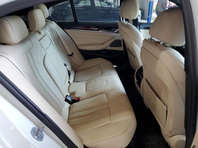 WBAJE5C52KWE66555 - 2019 BMW 540 I WHITE photo 10
