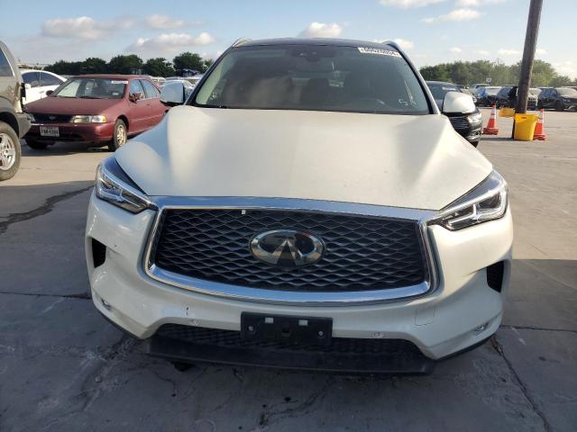 3PCAJ5M30KF124258 - 2019 INFINITI QX50 ESSENTIAL WHITE photo 5