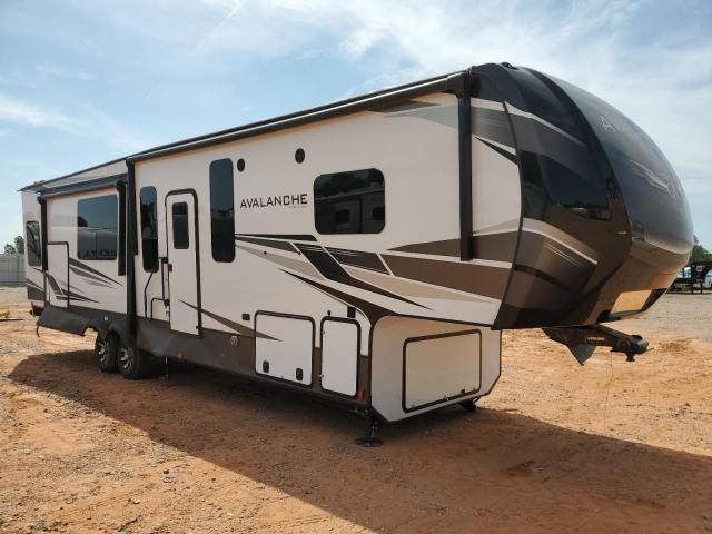 4YDF33826ME761291 - 2021 KEYSTONE AVALANCHE ორფეროვანი ფოტო 1