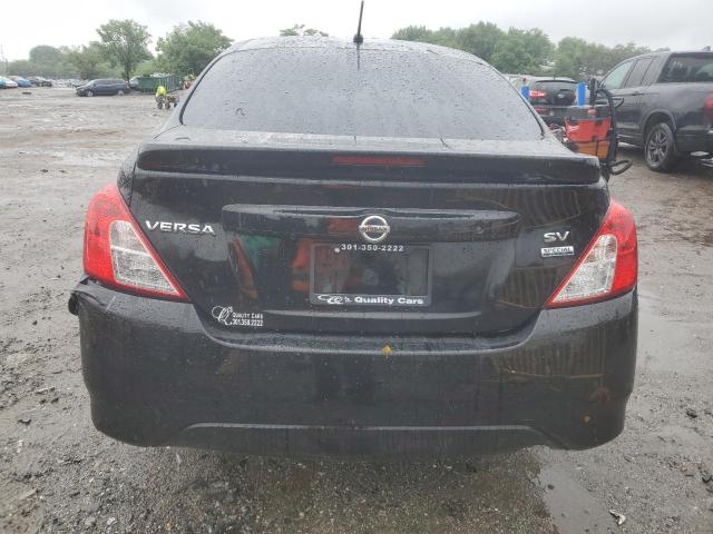 3N1CN7APXJL877590 - 2018 NISSAN VERSA S BLACK photo 6