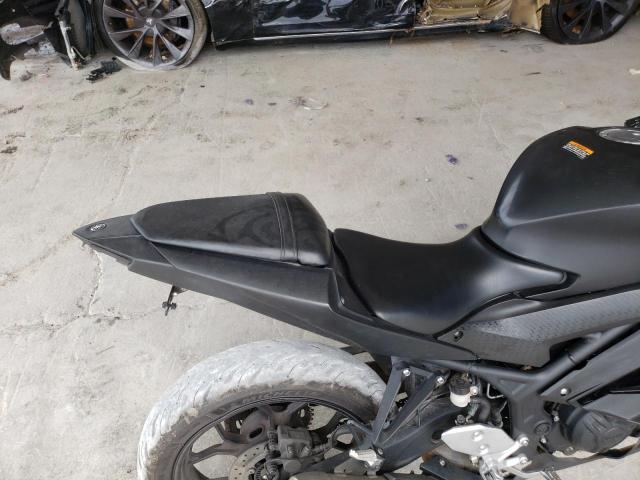 MH3RH18Y3KK001927 - 2019 YAMAHA YZFR3 A BLACK photo 6