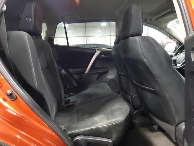 2T3WFREV6FW138941 - 2015 TOYOTA RAV4 XLE ORANGE photo 11