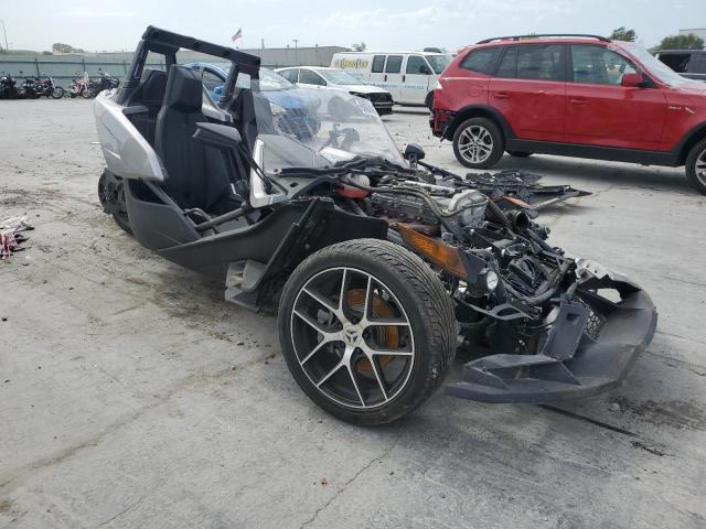 57XAAPFA6G7116497 - 2016 POLARIS SLINGSHOT SL SILVER photo 1