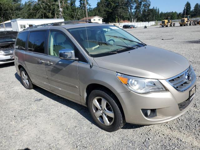 2V8HW64X79R564344 - 2009 VOLKSWAGEN ROUTAN SEL PREMIUM TAN photo 4