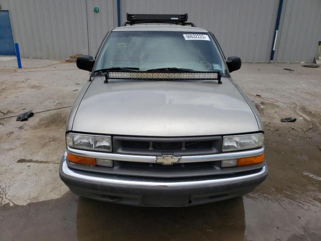 1GNDT13W7YK148832 - 2000 CHEVROLET BLAZER GOLD photo 5