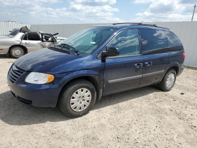 1C4GP45R55B326218 - 2005 CHRYSLER TOWN & COU BLUE photo 1