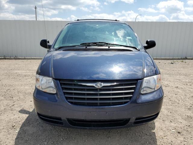 1C4GP45R55B326218 - 2005 CHRYSLER TOWN & COU ლურჯი ფოტო 5