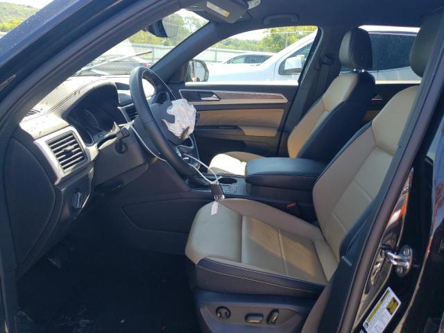 1V2WE2CA0MC213805 - 2021 VOLKSWAGEN ATLAS CROS SE Черный фото 7