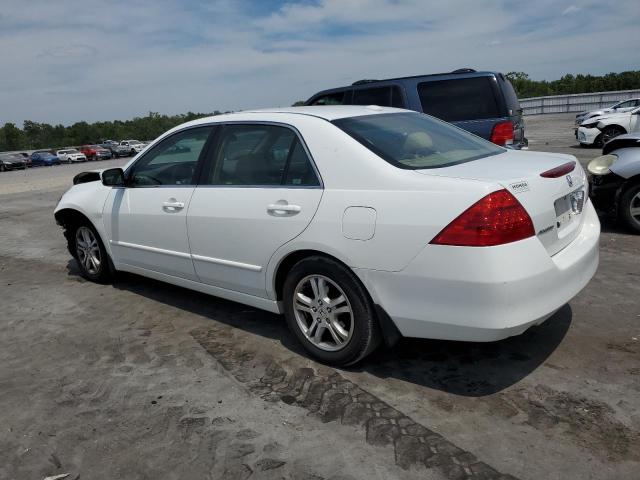 1HGCM567X7A152344 - 2007 HONDA ACCORD EX WHITE photo 2