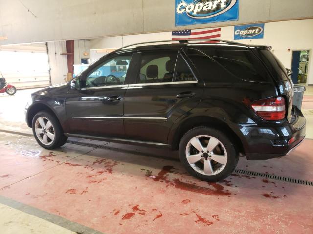 4JGBB8GB3BA651012 - 2011 MERCEDES-BENZ ML 350 4MATIC BLACK photo 2