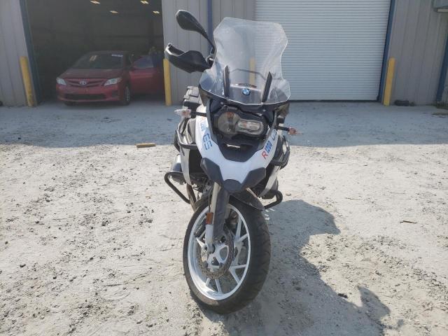 WB10A6105JZ657563 - 2018 BMW R1200 GS WHITE photo 2