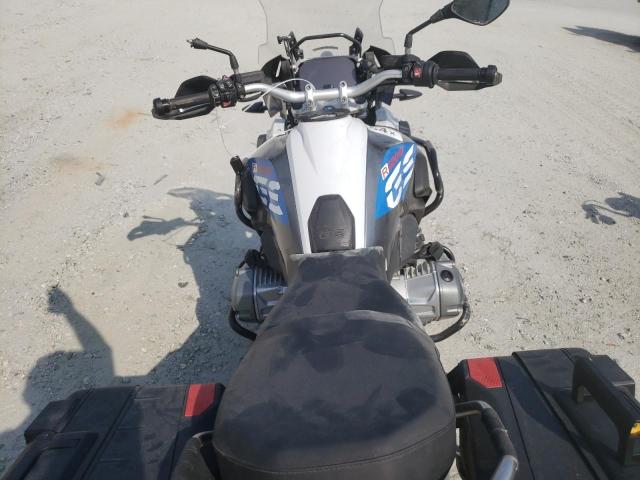 WB10A6105JZ657563 - 2018 BMW R1200 GS WHITE photo 6