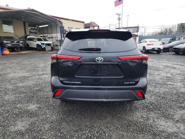 5TDGZRBH2MS524104 - 2021 TOYOTA HIGHLANDER XLE Schwarz Foto 14