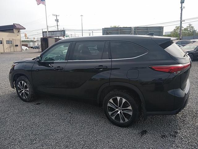 5TDGZRBH2MS524104 - 2021 TOYOTA HIGHLANDER XLE Schwarz Foto 15