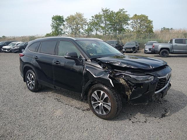 5TDGZRBH2MS524104 - 2021 TOYOTA HIGHLANDER XLE Schwarz Foto 2