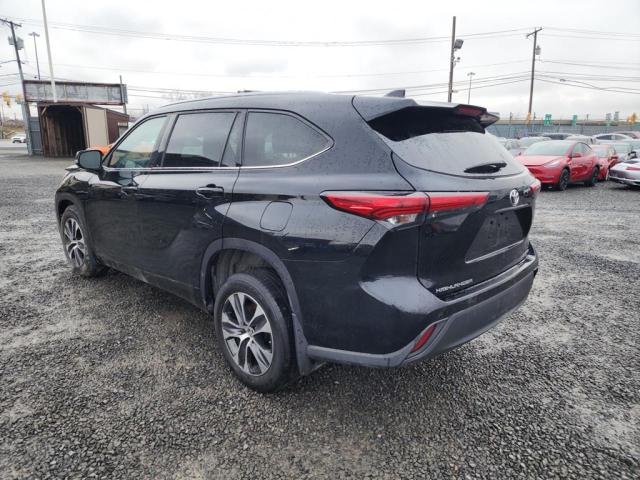 5TDGZRBH2MS524104 - 2021 TOYOTA HIGHLANDER XLE Schwarz Foto 3