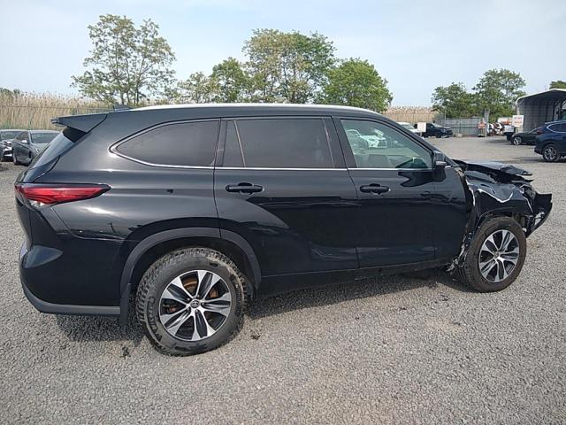 5TDGZRBH2MS524104 - 2021 TOYOTA HIGHLANDER XLE Schwarz Foto 4