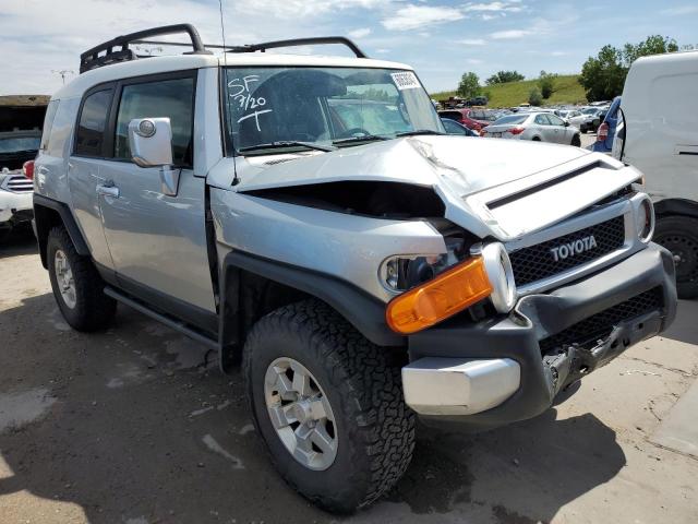 JTEBU11FX70081004 - 2007 TOYOTA FJ CRUISER SILVER photo 4