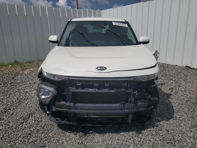 KNDJ23AU5L7703591 - 2020 KIA SOUL LX WHITE photo 5