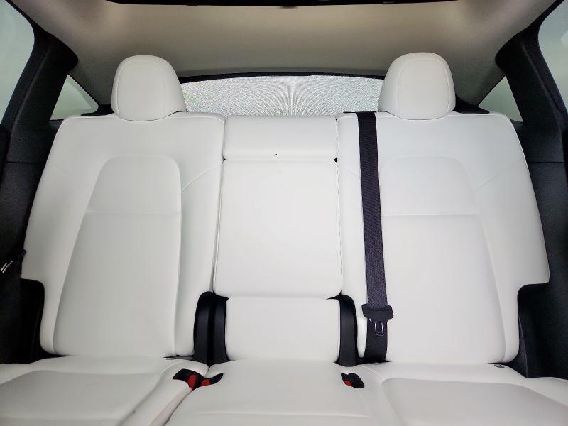 7SAYGAEE4RF194736 - 2024 TESLA MODEL Y Szary zdjęcie 10