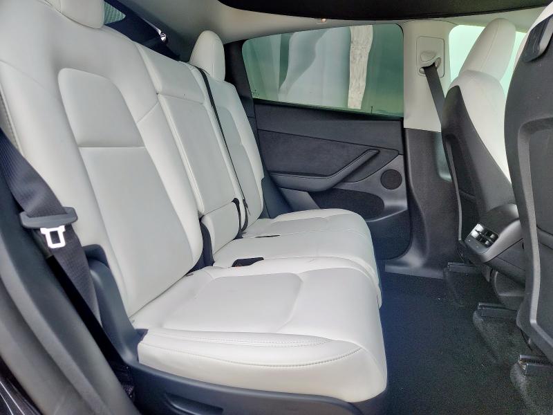 7SAYGAEE4RF194736 - 2024 TESLA MODEL Y Szary zdjęcie 11