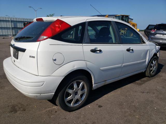 3FAHP37N45R147694 - 2005 FORD FOCUS ZX5 WHITE photo 3