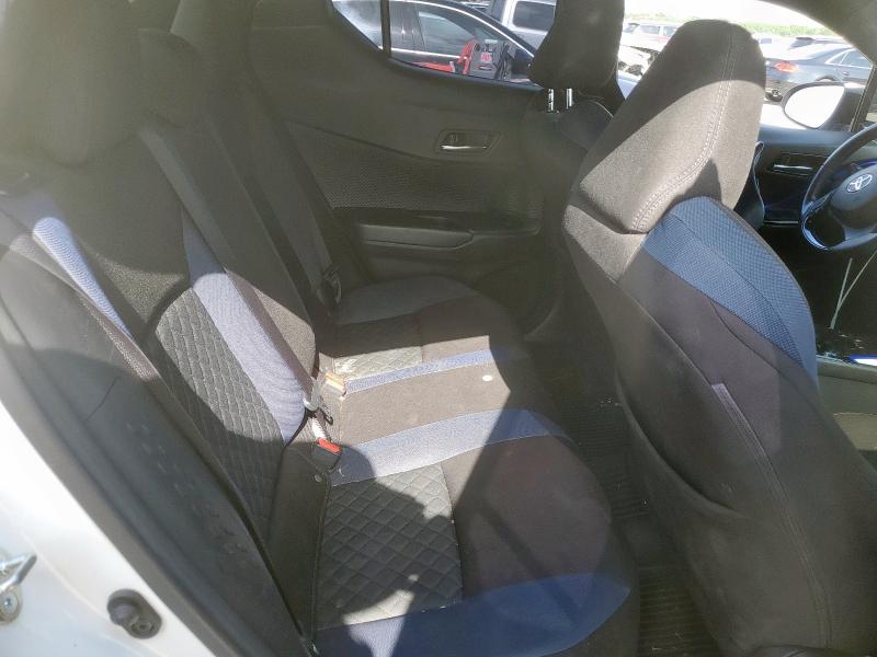 JTNKHMBX1L1085797 - 2020 TOYOTA C-HR XLE WHITE photo 11