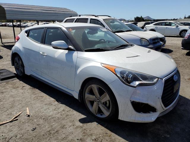 KMHTC6AE8FU226463 - 2015 HYUNDAI VELOSTER TURBO WHITE photo 4