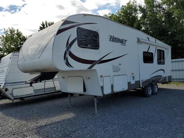 4YDF28521D7201641 - 2013 KEYSTONE HORNET WHITE photo 2