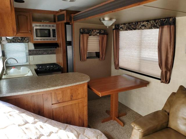 4YDF28521D7201641 - 2013 KEYSTONE HORNET WHITE photo 6