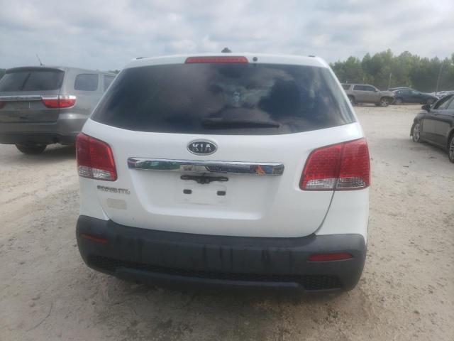 5XYKT3A12BG017761 - 2011 KIA SORENTO BASE WHITE photo 6