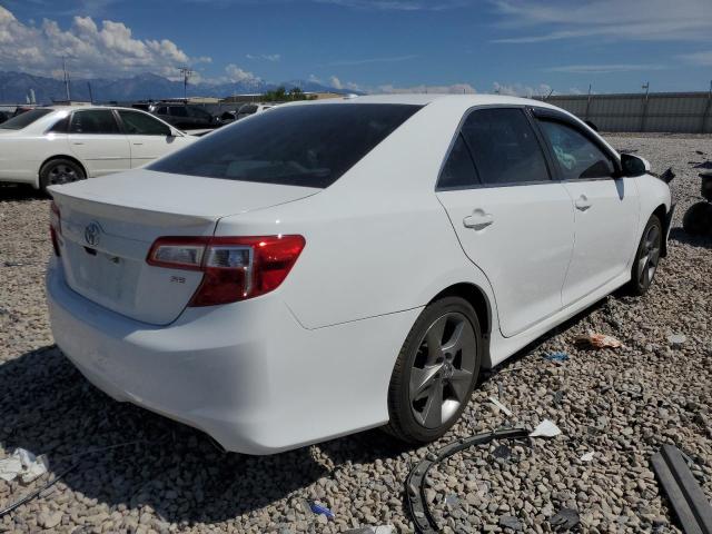 4T1BK1FK8EU023832 - 2014 TOYOTA CAMRY SE WHITE photo 3