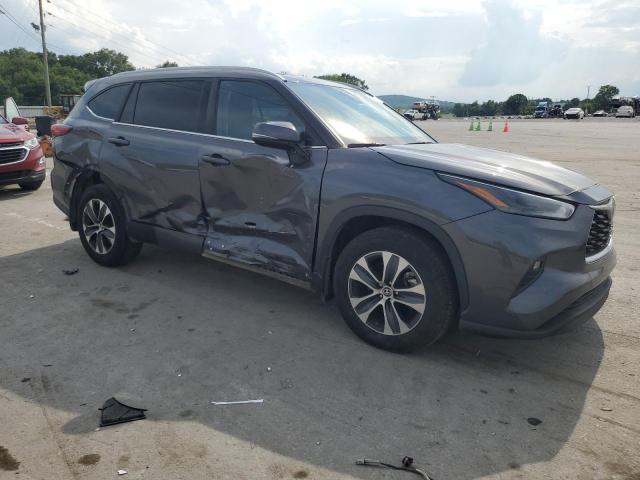 5TDGZRBH9NS588044 - 2022 TOYOTA HIGHLANDER XLE GRAY photo 4