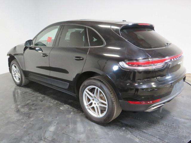 WP1AA2A51MLB05415 - 2021 PORSCHE MACAN BLACK photo 3