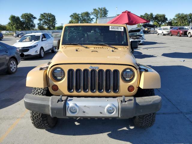 1C4HJWEG2DL656083 - 2013 JEEP WRANGLER U SAHARA TAN photo 5