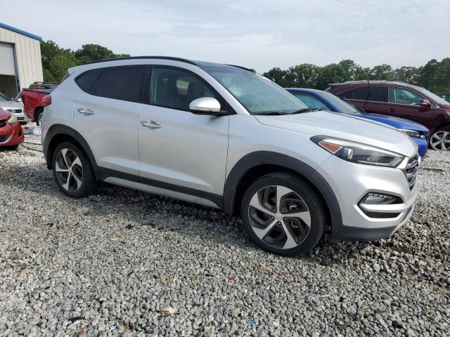 KM8J33A28JU721394 - 2018 HYUNDAI TUCSON VALUE SILVER photo 4