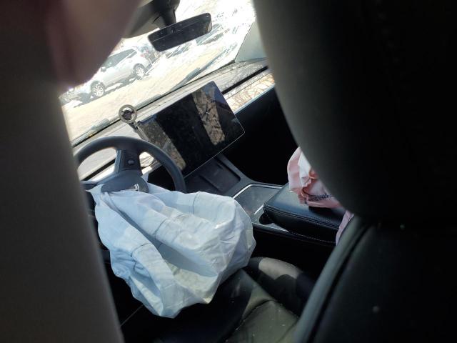 7SAYGDEE9RF006911 - 2024 TESLA MODEL Y Schwarz Foto 9