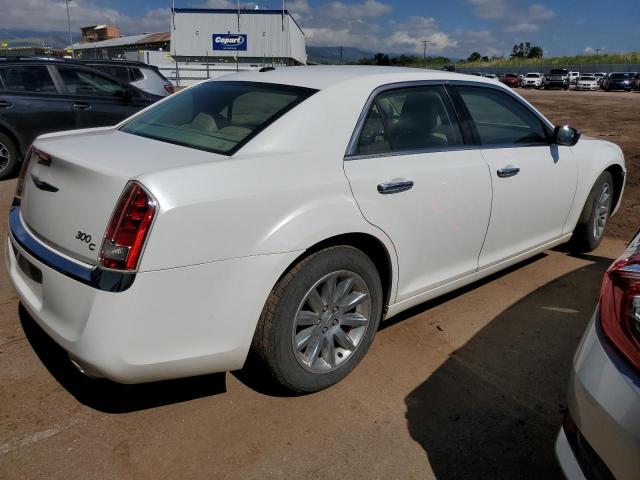 2C3CCAET7CH232757 - 2012 CHRYSLER 300C WHITE photo 3