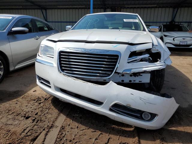 2C3CCAET7CH232757 - 2012 CHRYSLER 300C WHITE photo 5