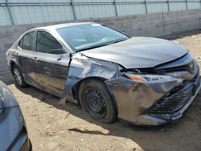 4T1C31AKXLU519379 - 2020 TOYOTA CAMRY LE GRAY photo 4