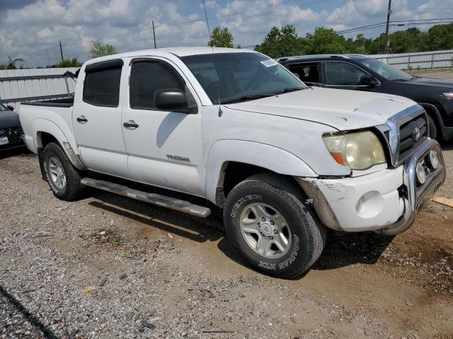 3TMJU62N17M043371 - 2007 TOYOTA TACOMA DOUBLE CAB PRERUNNER WHITE photo 4