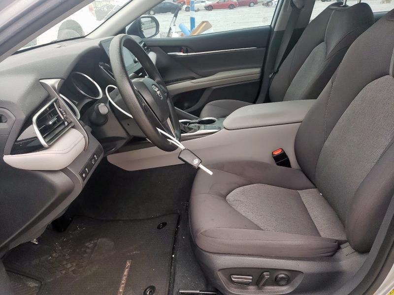 4T1C11AK9NU693081 - 2022 TOYOTA CAMRY LE Серебристый фото 7