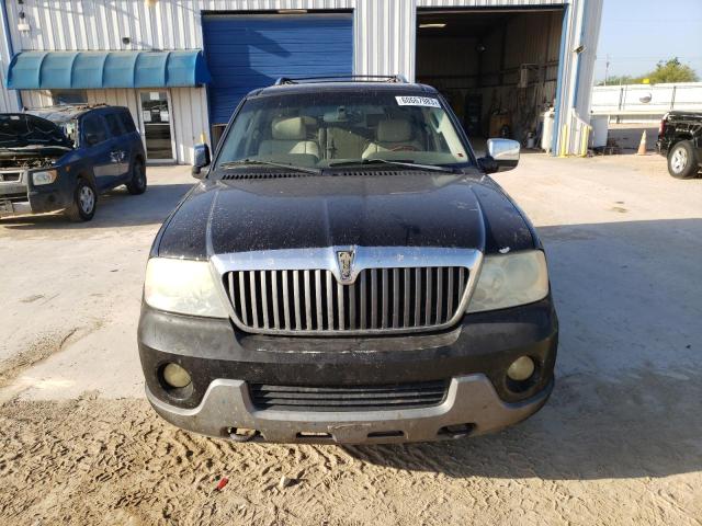 5LMFU28R94LJ12998 - 2004 LINCOLN NAVIGATOR შავი ფოტო 5