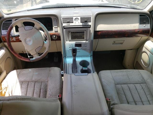 5LMFU28R94LJ12998 - 2004 LINCOLN NAVIGATOR შავი ფოტო 8
