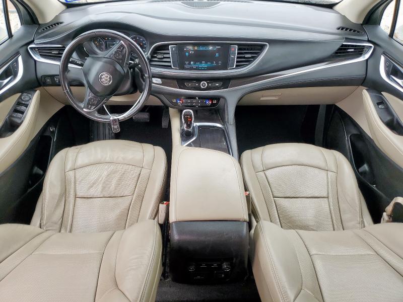 5GAERBKW8JJ280546 - 2018 BUICK ENCLAVE ESSENCE Weiß Foto 8