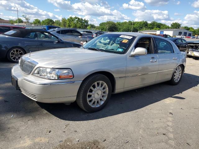 2007 LINCOLN TOWN CAR SIGNATURE, 