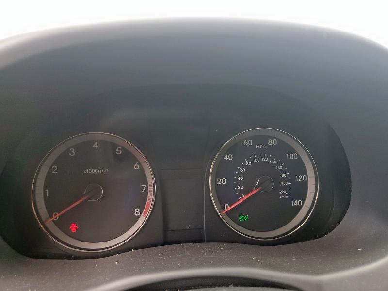 KMHCT4AE7FU809174 - 2015 HYUNDAI ACCENT GLS 银色 照片 9