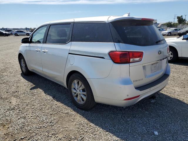 KNDMA5C16F6027385 - 2015 KIA SEDONA L SILVER photo 2