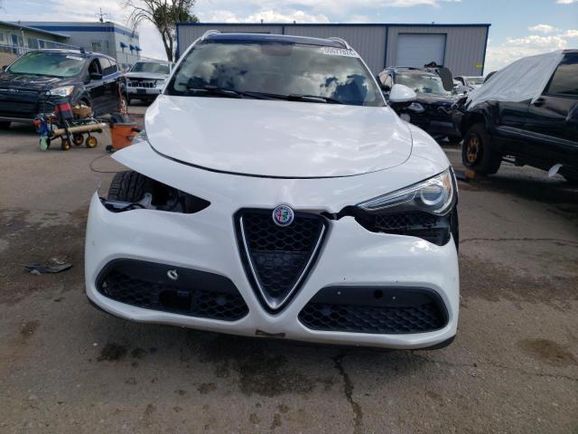 ZASFAKBN4J7B85665 - 2018 ALFA ROMEO STELVIO TI WHITE photo 5